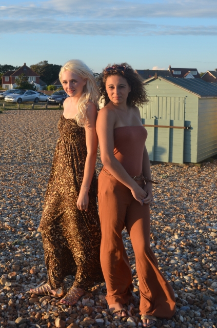hayling island beach photos-157.jpg - HAYLING ISLAND BEACH - 2011 - MODELS